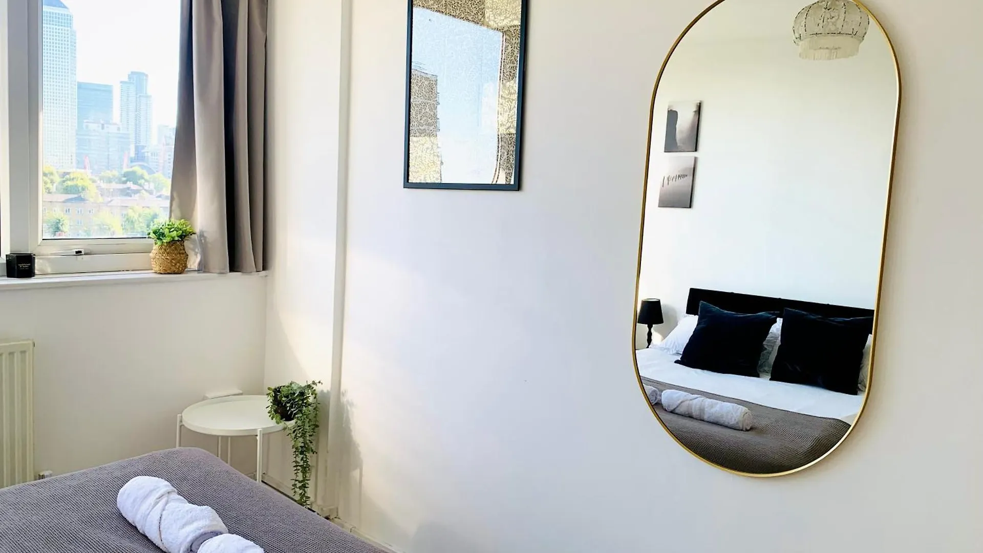 Business 2 Beds London Apartment - Poplar - 2 Minutes From Station