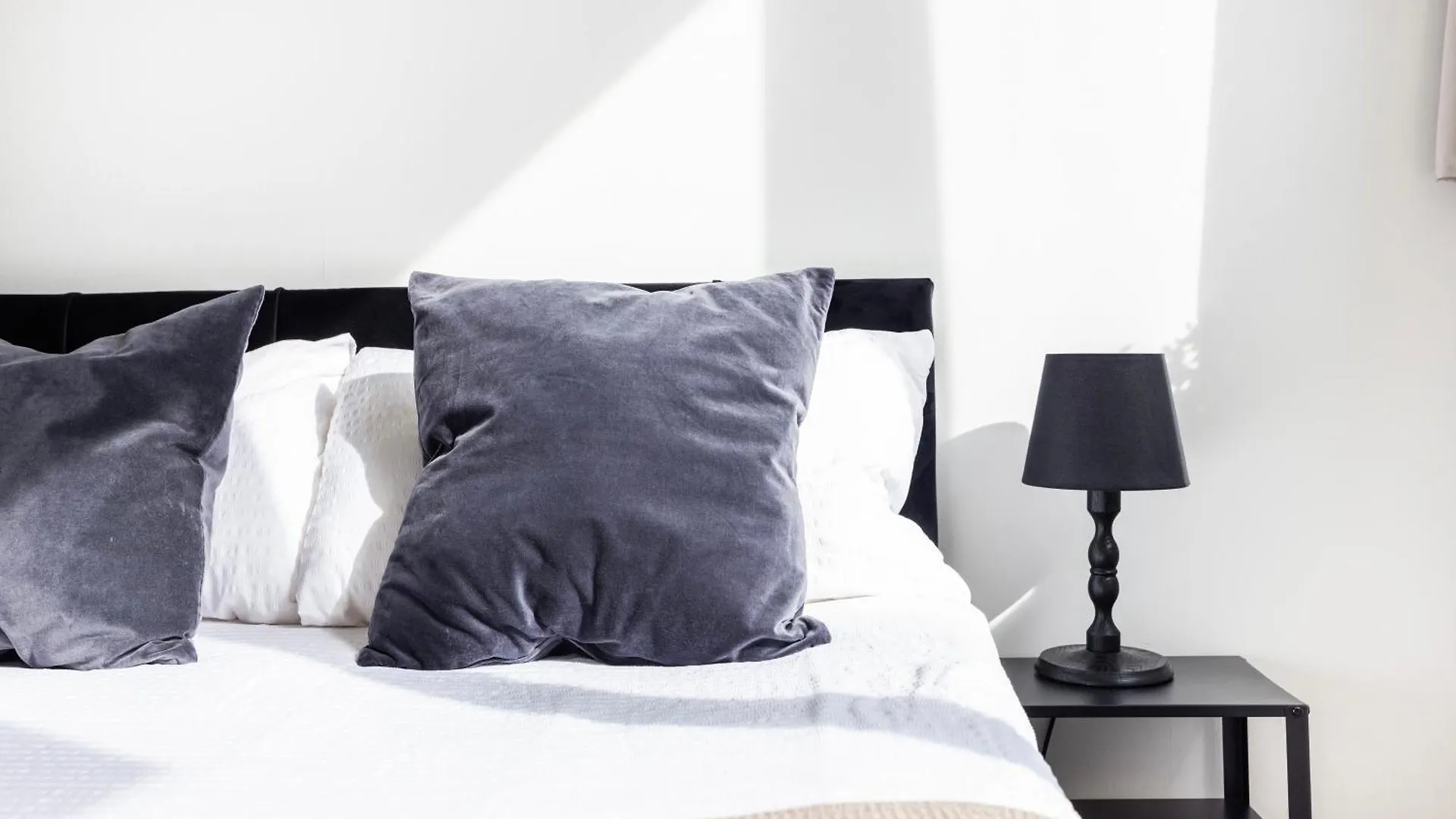 Business 2 Beds London Apartment - Poplar - 2 Minutes From Station