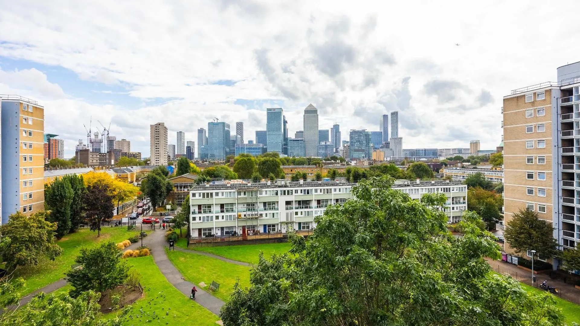 Business 2 Beds London Apartment - Poplar - 2 Minutes From Station