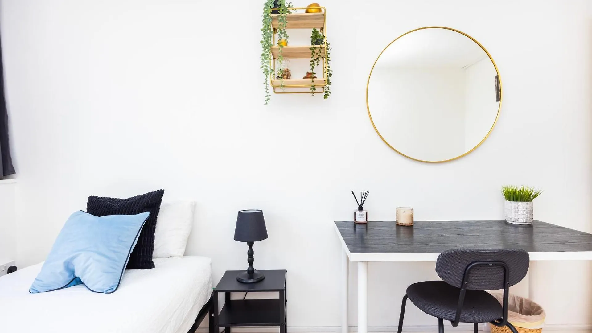 Business 2 Beds London Apartment - Poplar - 2 Minutes From Station