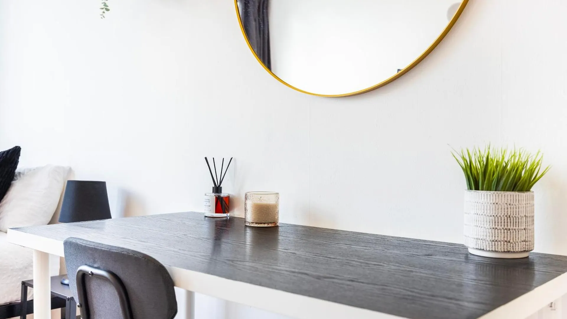 Business 2 Beds London Apartment - Poplar - 2 Minutes From Station 0*,  United Kingdom