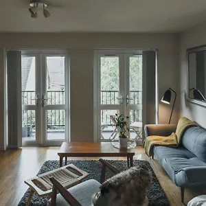  Apartment Stylish Flat With Pool And Terrace