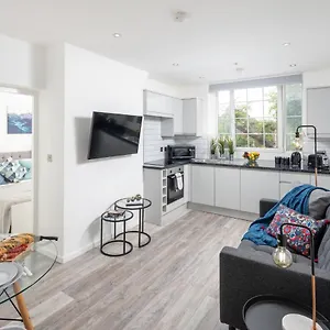 Skyline Serviced - Beckett Apartment