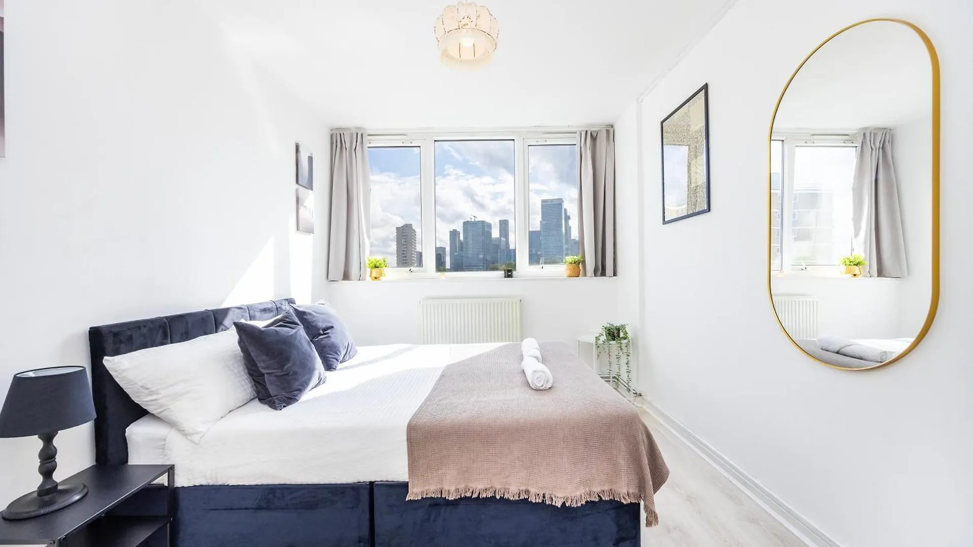 Business 2 Beds London Apartment - Poplar - 2 Minutes From Station